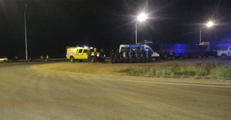 Docentes de Los Frentones denunciaron "violenta represión" policial