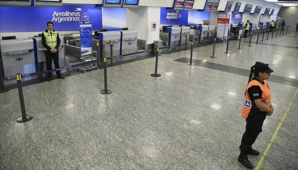 Aerolíneas no volará mañana y los gremios paran por un suba salarial