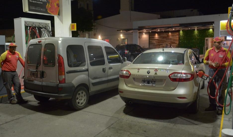 Comenzó a aplicarse la suba en los combustibles en Santiago