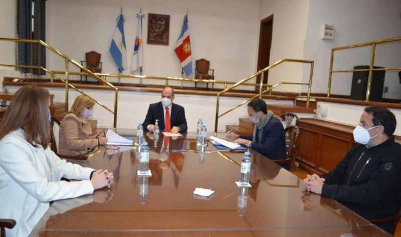 Firman convenios por subsidios para viveros municipales