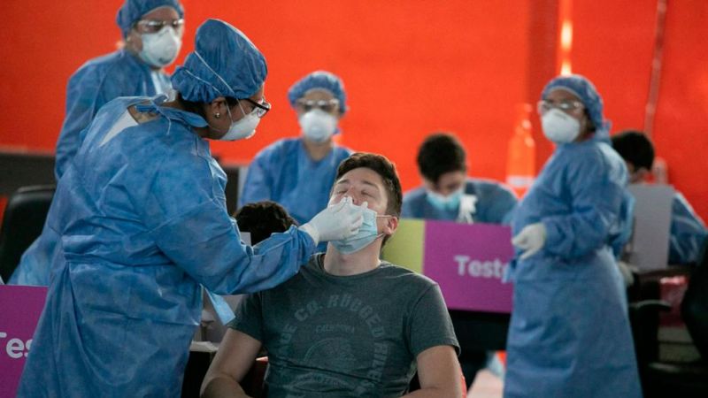 Reportan 31.198 contagios de coronavirus en el país, un 26% menos que la semana pasada