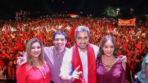 Los paraguayos van a las urnas para elegir al sucesor de Cartes