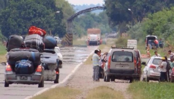Salta: Bagayeros cortaron la Ruta 50 a la altura del río Blanco, entre Orán y Aguas Blancas
