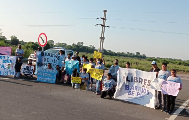 Movimiento social corta el acceso a Concepción del Bermejo, sobre ruta 16: piden planes sociales