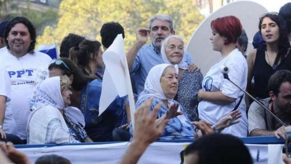 Bonafini: "Las Madres somos leales al proyecto de Néstor y Cristina Kirchner"