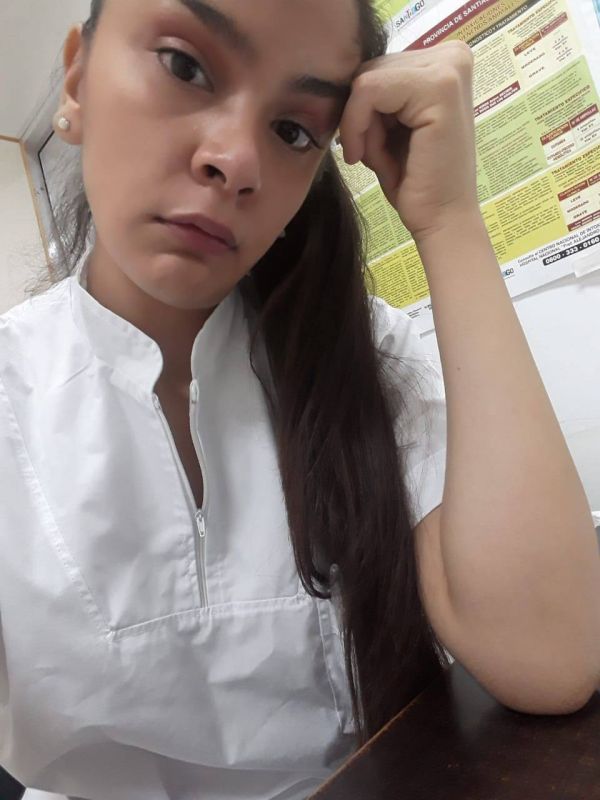 Melani Navarro Fontanet es enfermera de pacientes con Covid 19 y será la representante del país en un certamen de belleza a realizarse en China