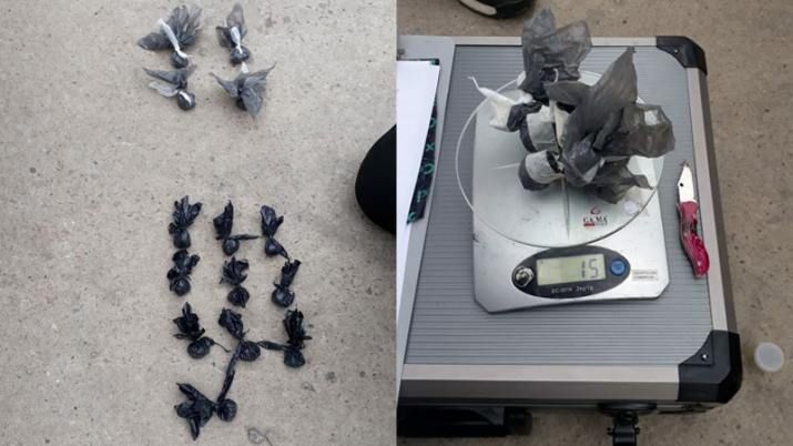 Durante un control vial detienen a dos jóvenes con drogas y dinero