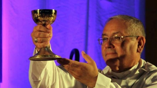 El obispo Melitón Chávez permanece en coma inducido