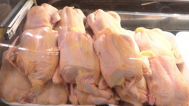 Ni roja, ni blanca: también bajó el consumo de carne de pollo