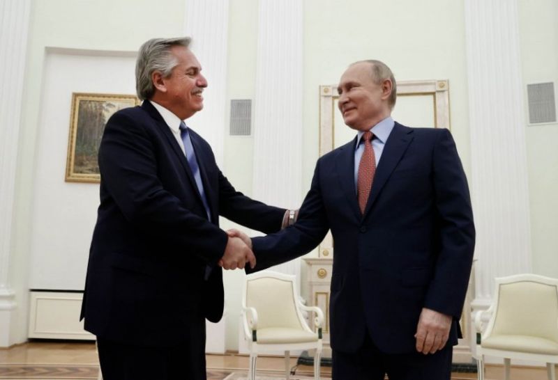 "La hipocresía y la traición de Alberto Fernández a Putin no tiene límites", criticó la agencia Sputnik