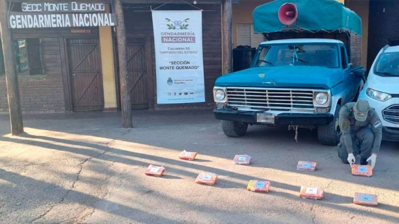 Incautan 9 kilogramos de cocaína ocultos en el respaldo de una camioneta y bajo un colchón