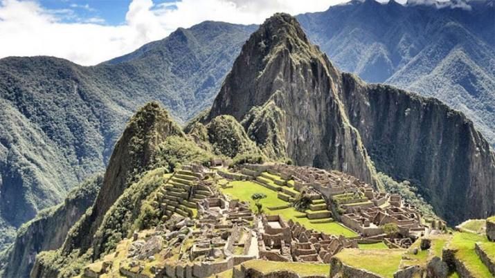 Detuvieron a dos argentinos por defecar y dañar el templo de Machu Picchu