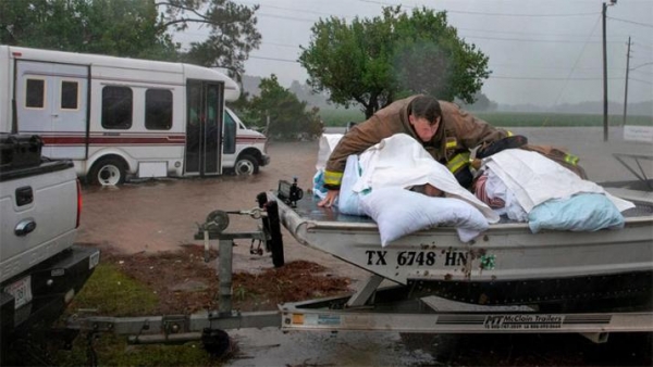 Ya son 13 los muertos por Florence, que pasó a ser tormenta tropical