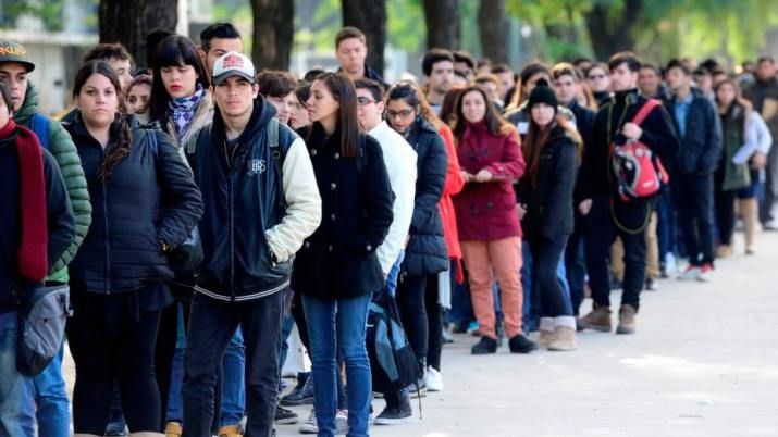 Según la UCA, el coronavirus generó un millón de desempleados nuevos