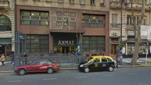 La ANMAT prohibió productos alimenticios y cosméticos
