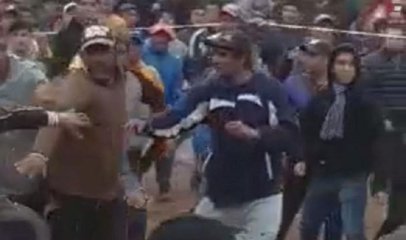 Carreras cuadreras: un burrero vió que iba a perder, agredió al jockey y causó una gran batahola