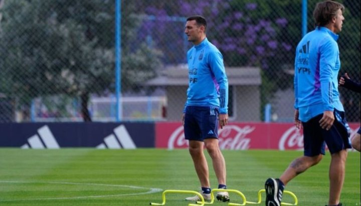 La Selección completa el plantel y Scaloni define el equipo para enfrentar al Uruguay de Bielsa