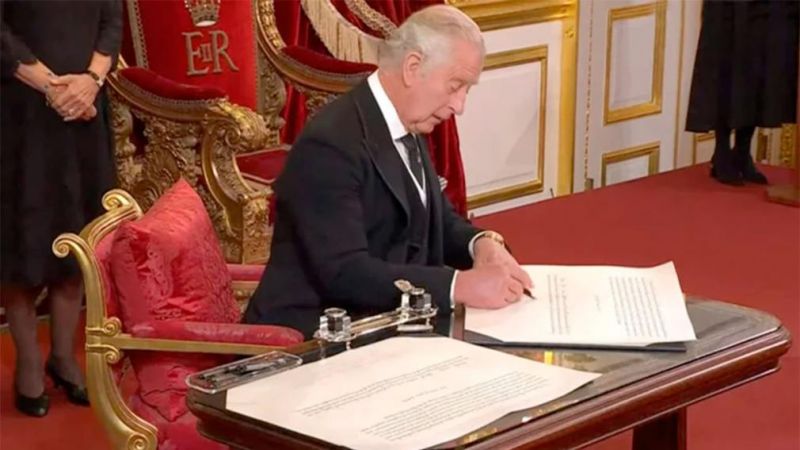 “Dios salve al rey”: Carlos III fue proclamado en una ceremonia histórica