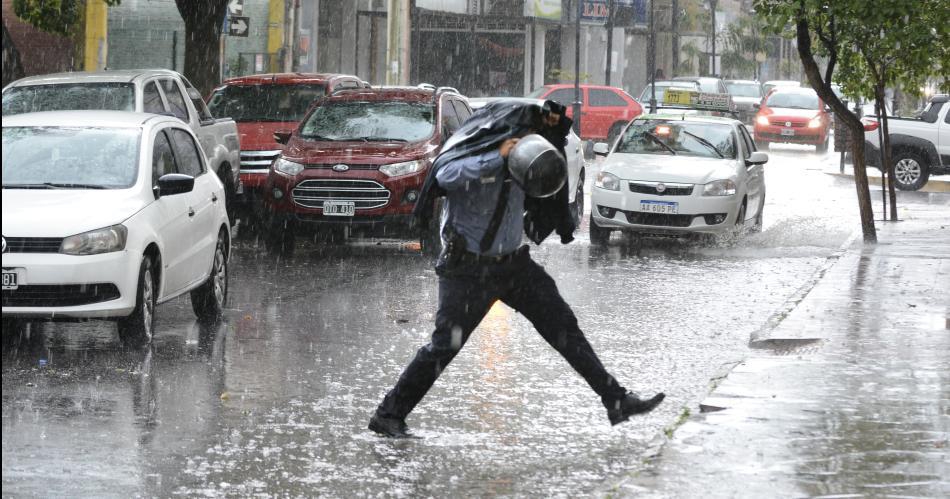 Rige alerta amarilla por lluvias intensas en Santiago del Estero y 10 provincias.