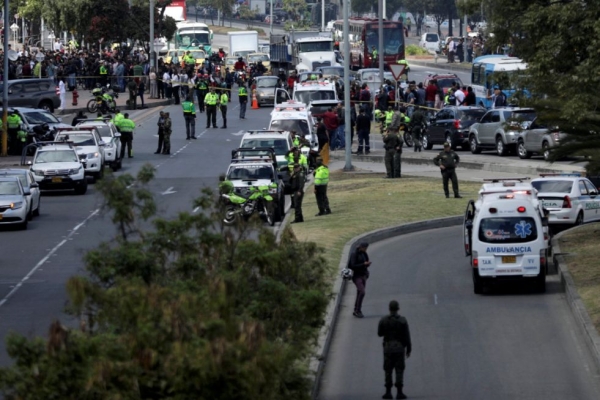 Al menos 8 muertos por la explosión de un coche-bomba en una escuela de policías en Bogotá