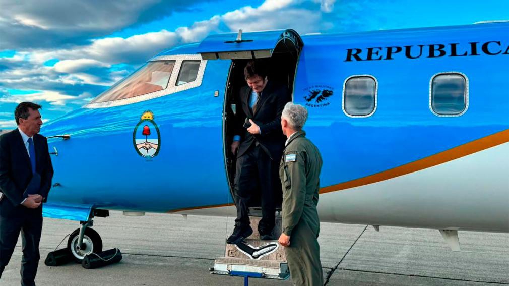 Javier Milei llegó a Río Gallegos: este sábado emprenderá su viaje a la Base Marambio en la Antártida