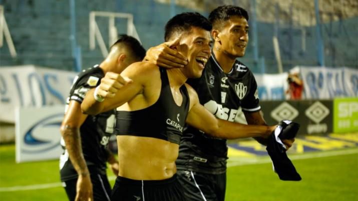 Central Córdoba lo dio vuelta y consiguió un triunfazo en Tucumán