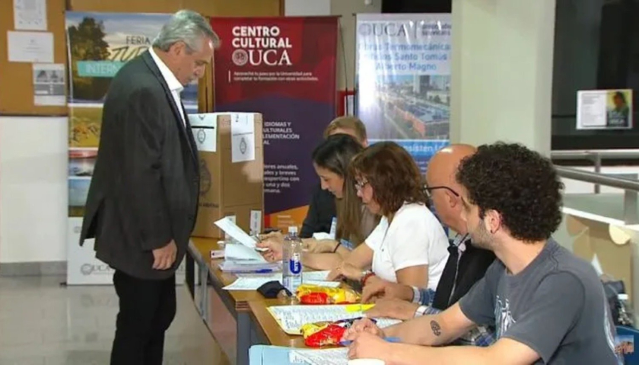 Elecciones 2023: Malhumorado, Alberto Fernández votó y no quiso hacer un balance de su gestión