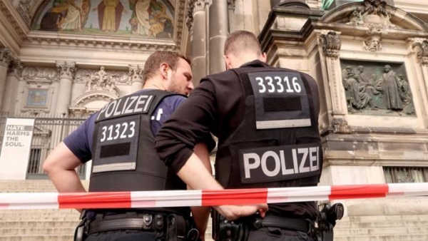 Tiroteo en la catedral de Berlín dejó a dos personas heridas