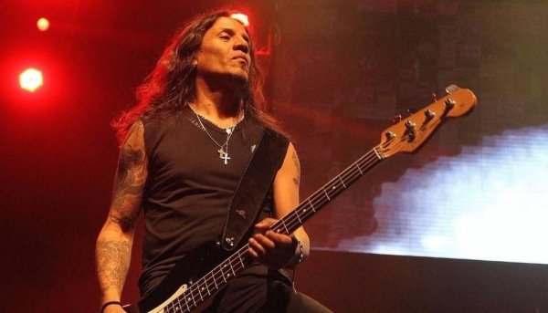El bajista de Rata blanca en muy grave estado