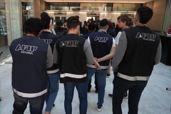 La AFIP detectó 857 CUITs inactivos que retiraron 650 mil dólares MEP