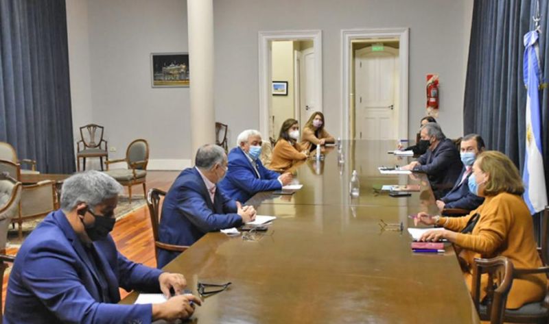 Desde hoy hasta el viernes 11 se podrá circular de 6 a 22 y reabren las actividades no esenciales