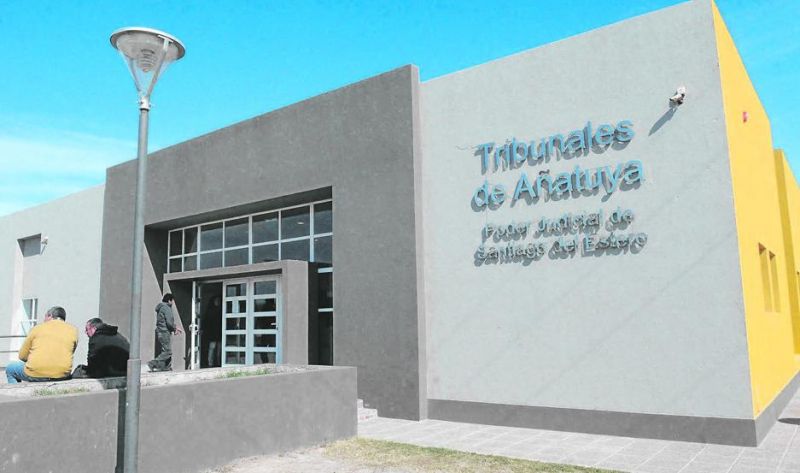 “Monstruo” habría abusado por años de dos de sus hijas y embarazado a una de ellas