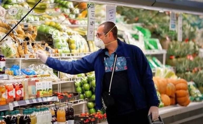 Los precios de los alimentos duplicaron los aumentos de salarios y jubilaciones en los últimos dos años