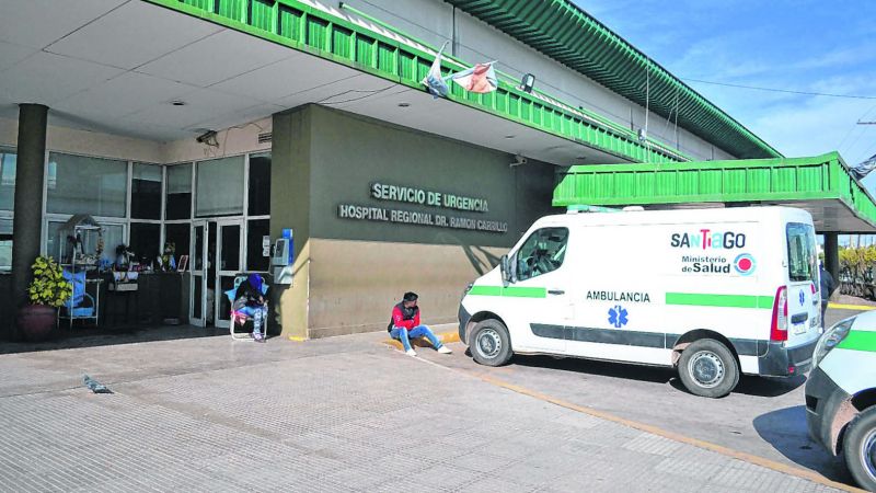 Motociclista se estrelló contra un árbol y pelea por su vida