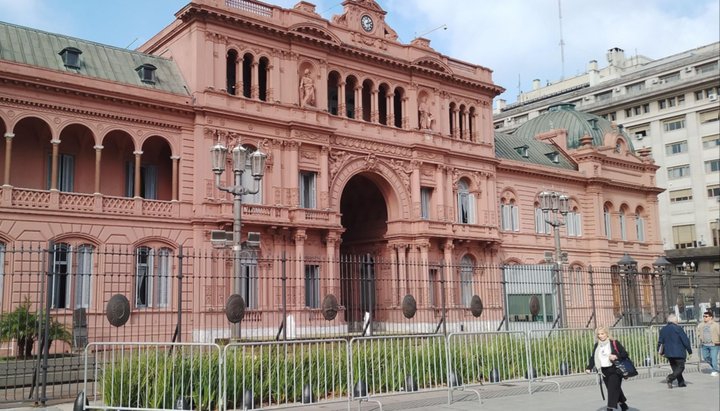 Extensa lista de "espiados", de todos los colores políticos