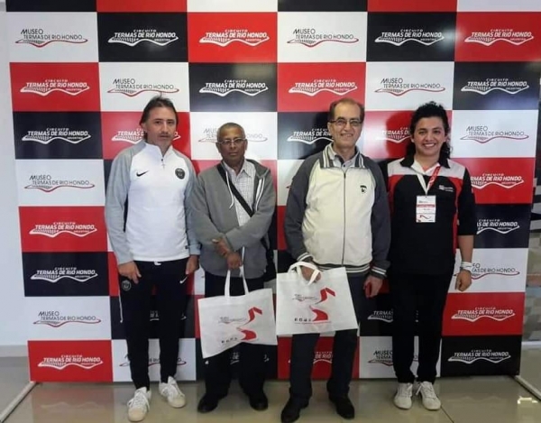 El ex párroco de la India luego de visitar Campo Gallo visitó el Autodromo.