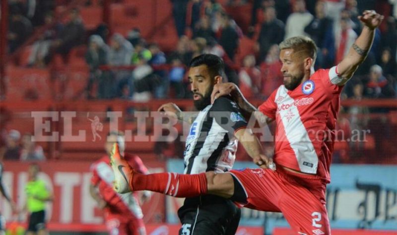 Argentinos Juniors goleó a Central Córdoba en La Paternal