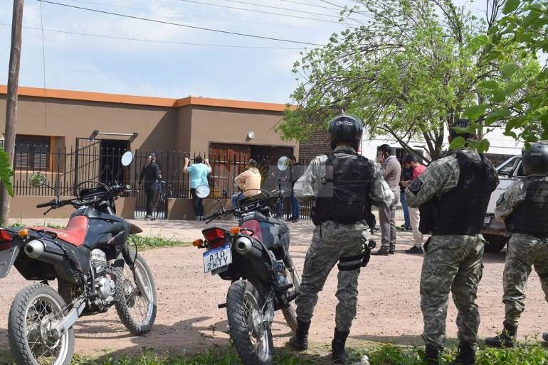 Varios detenidos y droga secuestrada en al menos diez allanamientos por bandas narco