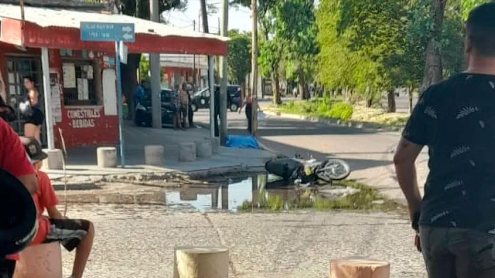 Tragedia en Santiago del Estero: una joven de 19 años perdió el control de su motocicleta y murió