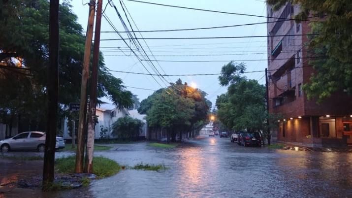 Un miércoles frío, gris y con lloviznas sobre Santiago