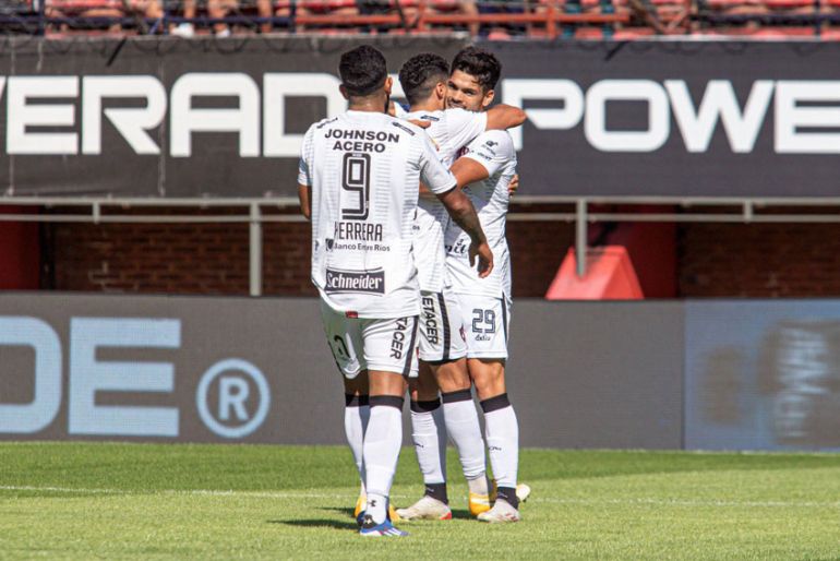San Lorenzo perdió con Patronato y profundiza su crisis
