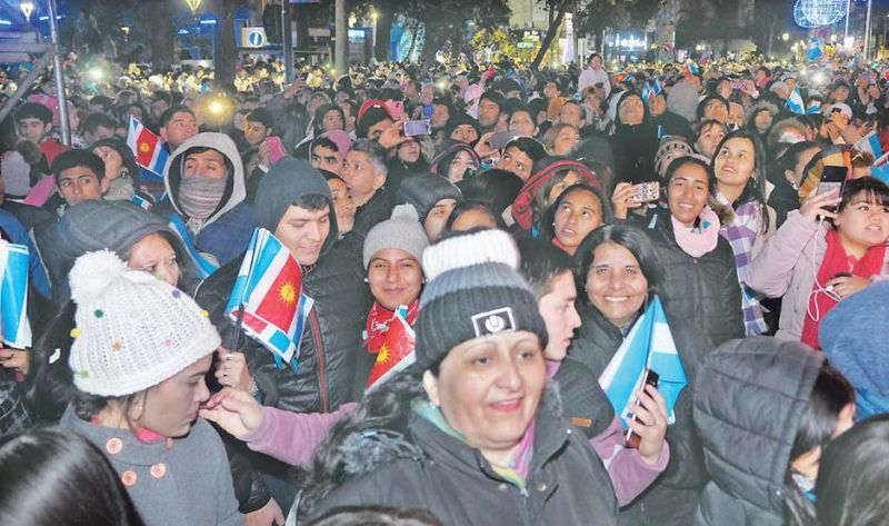 El frío polar pegó fuerte en Santiago y se mantendrá por varios días