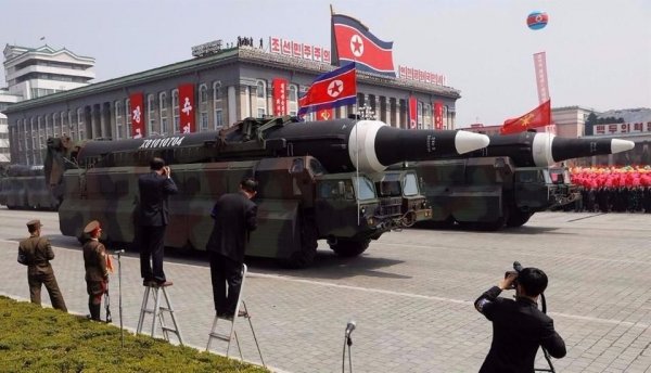 En medio de la tensión con EE.UU., Corea del Norte mostró su poderoso arsenal.