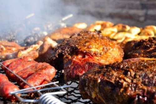 ESCALOFRIANTE . Nigeria: Clausuran a un restaurante por servir carne humana