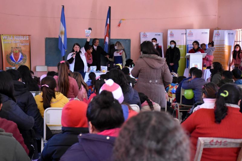 Se realizó el lanzamiento del Programa Mis Primeros 1700 Días en la localidad de Villa Robles.