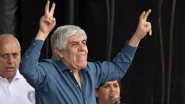 Embargan al gremio de Moyano por más de mil millones de pesos