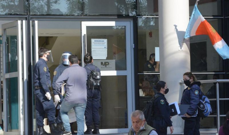 Detienen a un odontólogo por amenazar a funcionaria judicial con videos sexuales
