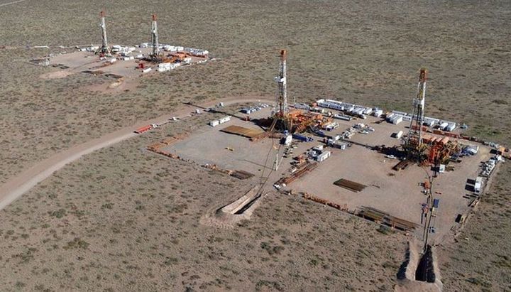 Tensión por despidos en Vaca Muerta: el Gobierno se reunirá con gremios y petroleras