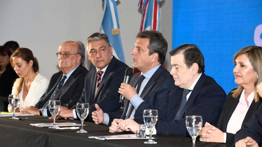 Sergio Massa arribaría a Santiago del Estero para la inauguración de viviendas