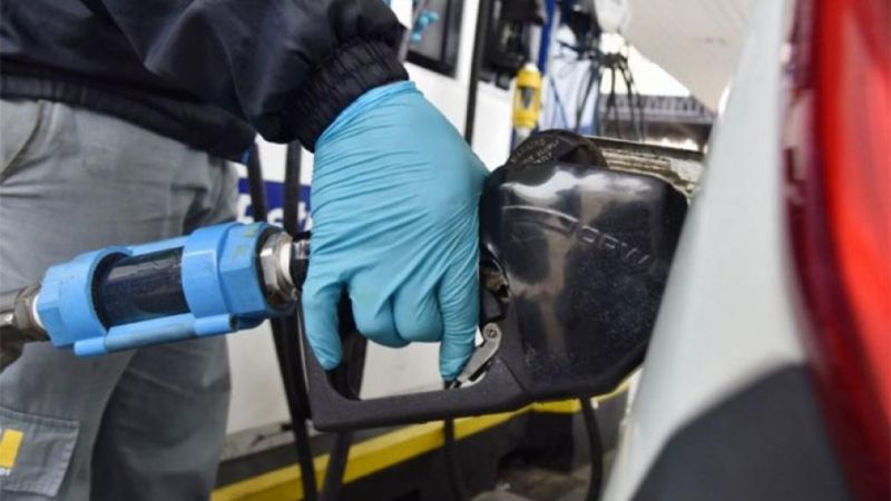 Se necesitan más de $4 mil para llenar el tanque con nafta súper